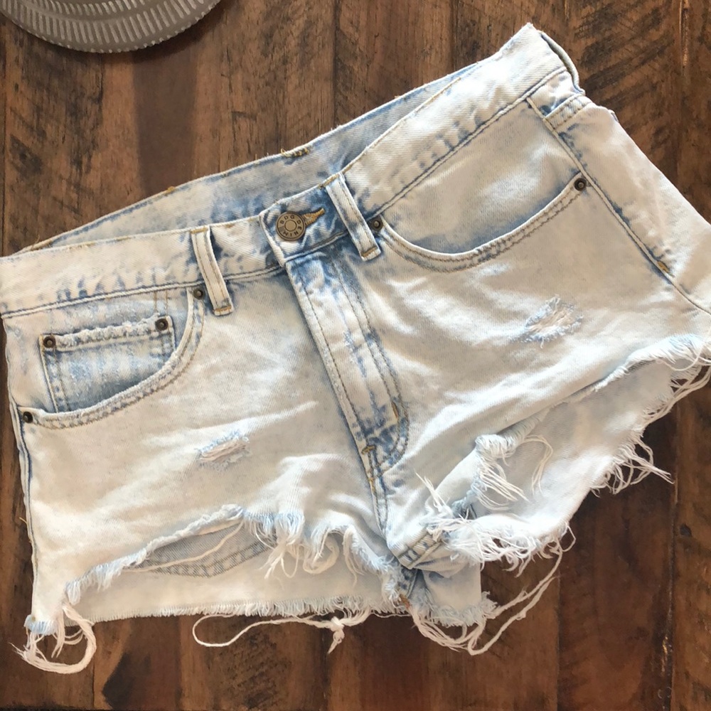 Urban Outfitters Women’s denim shorts!